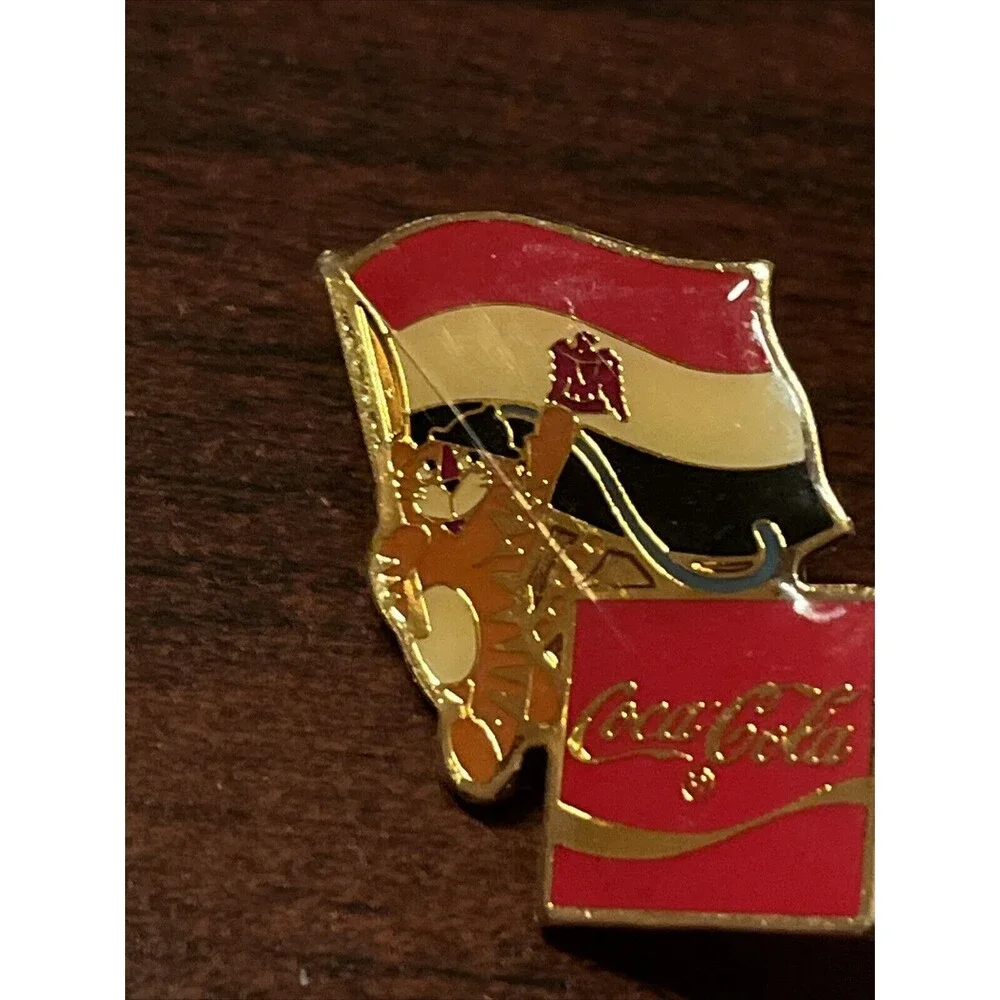 Vintage 1988 Seoul Olympics Coca Cola Hodori Tiger‎ Egypt Flag Lapel Pin